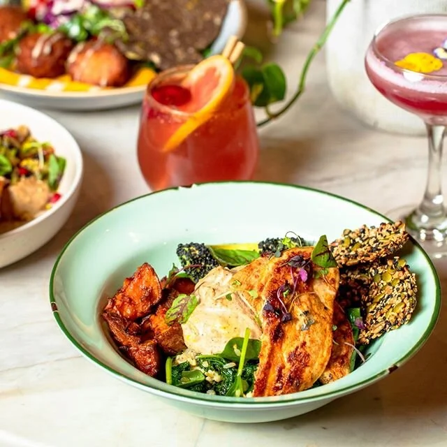 Monday's don't have to be so bad.. Try our Grilled Chicken Salad 🍽️ Marinated free range hormone free chicken breast, kale, spinach, currants, brown rice, sweet potato, avocado &amp; seed crisp &amp; cashew hummus 😍⁠
⁠
⁠
⁠
⁠
⁠
⁠
⁠
⁠
⁠
⁠
⁠
⁠
⁠
⁠
⁠
⁠
⁠
⁠
#sydney #sydneyeats #sydneyfood #sydneyfoodie #foodporn #delicious #sydneyrestaurant #sydneycafe #organic #yum #sydneyfoodguide #food #healthy #foodlover #foodie #nutritious #sydneyfoodies #wholesome #lunch #lunchspread #sydneylunch