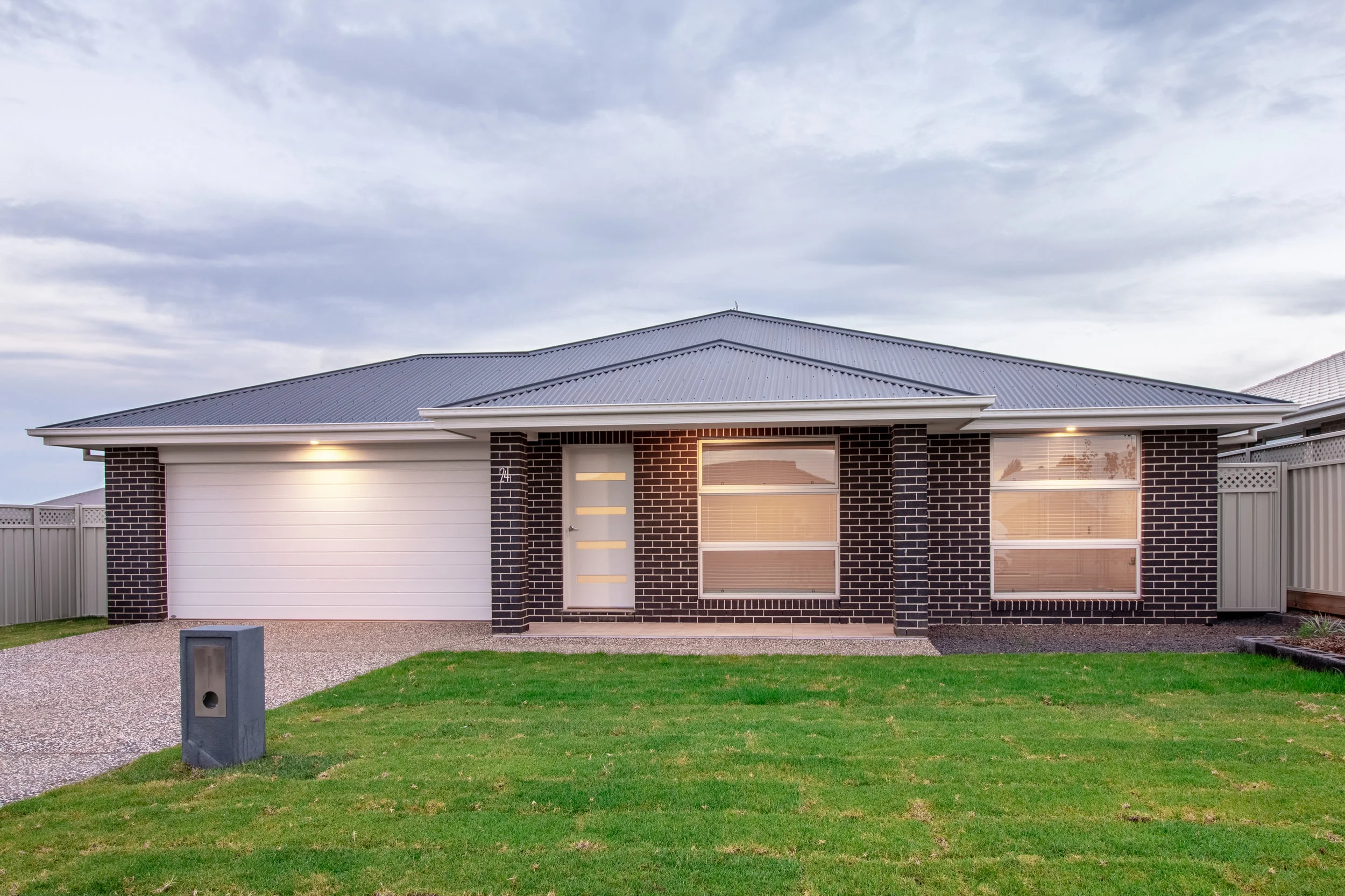 24 Wollomombi Parade
