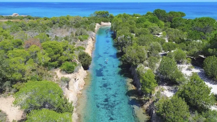 Kayak escursione Oasi Biderosa Orosei Sardegna Abbarra.webp