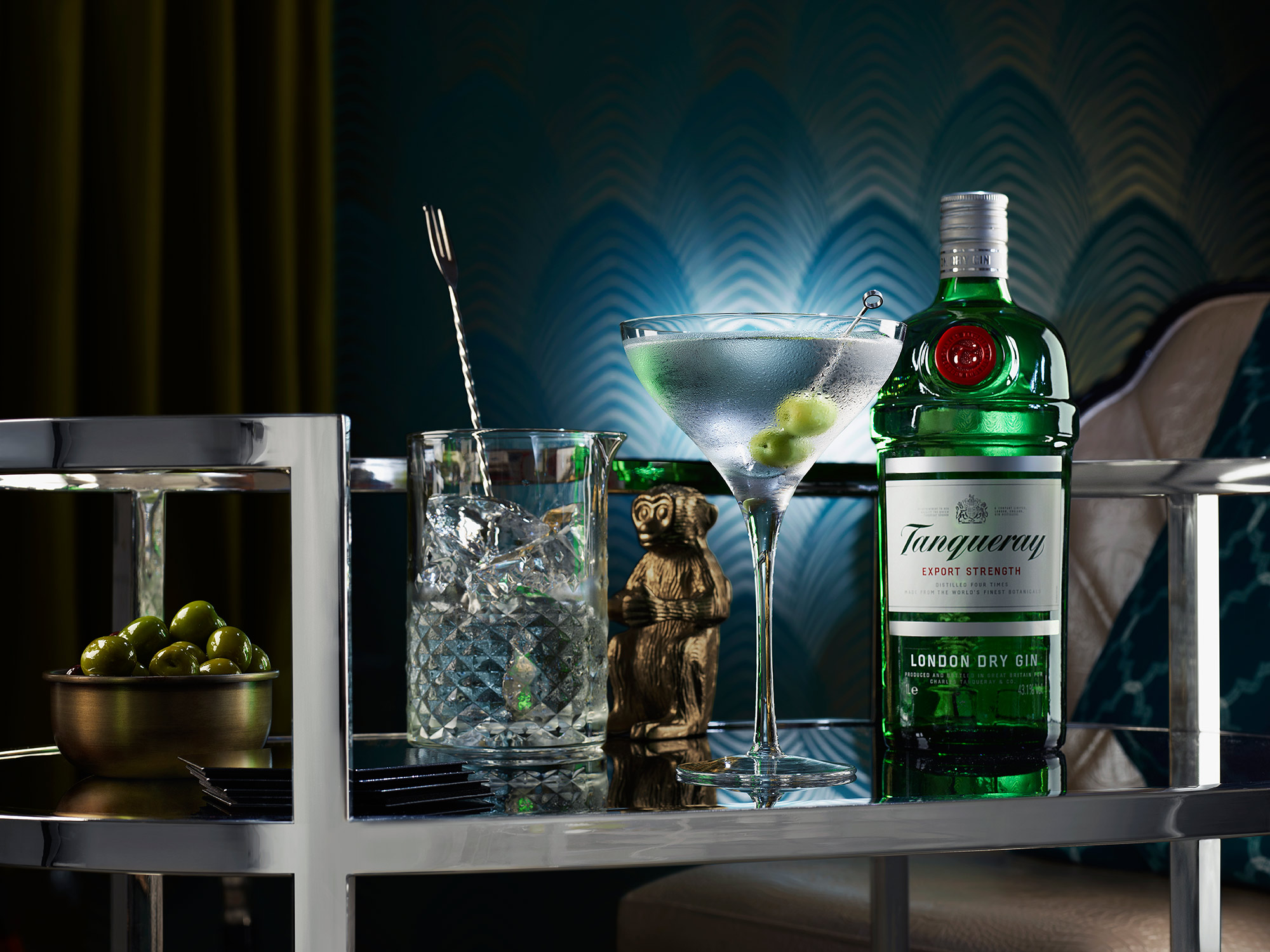 christurner-Tanqueray-gin-&-tonic.jpg