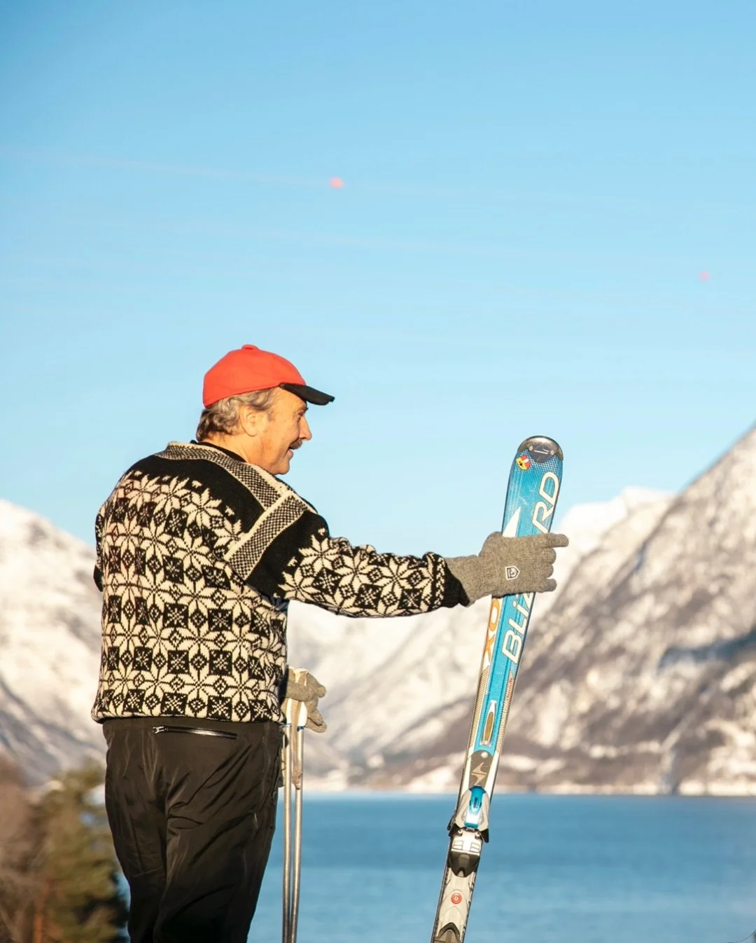 Skigleda har vore med oss heilt fr&aring; f&oslash;rste generasjon vertskap p&aring; starten av 50-tallet. Og fortsatt er det &aring; g&aring;, og st&aring; p&aring; ski ein viktig del av vintersesongen v&aring;r!

Vi har helge&aring;pent p&aring; ho