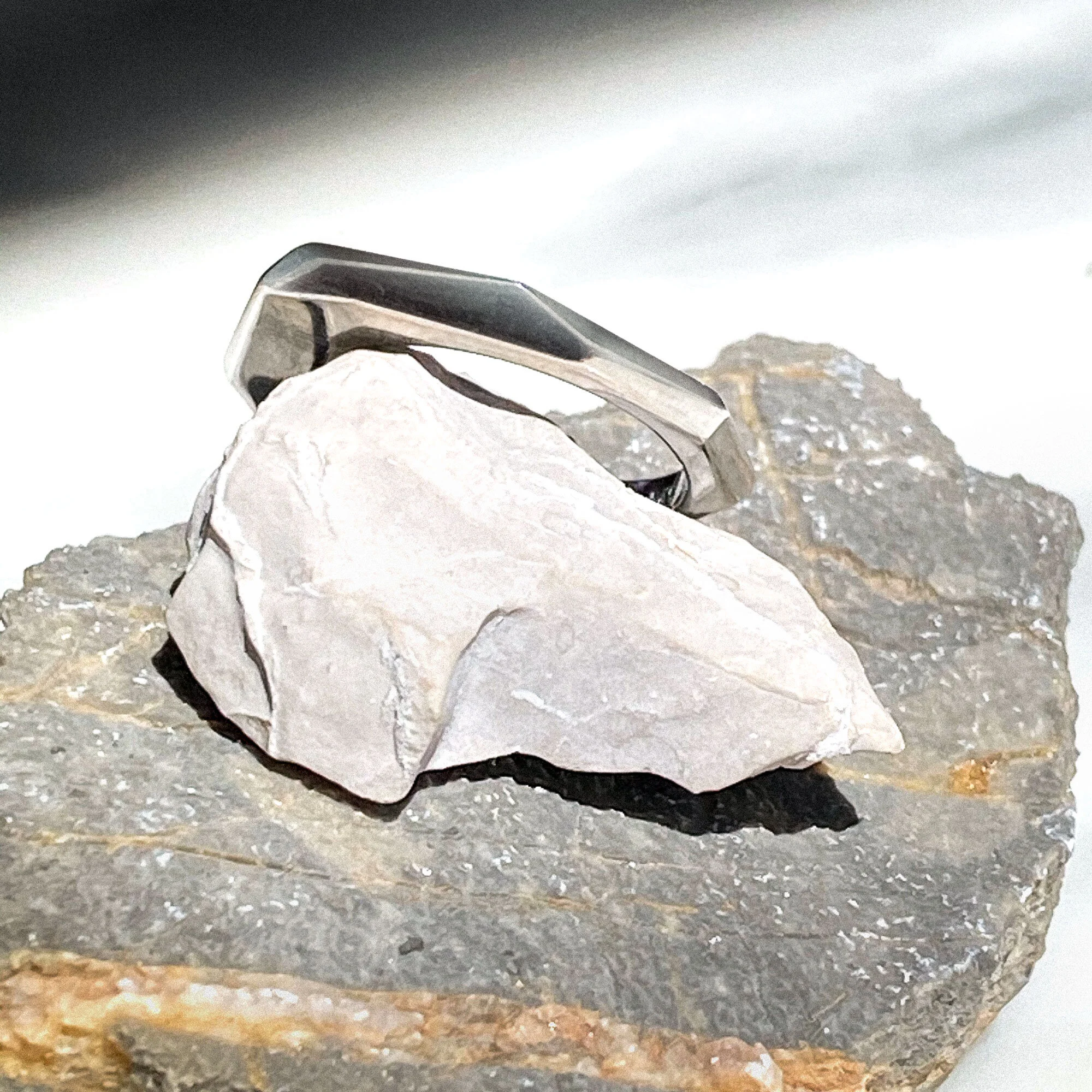 heinrich_facets_ring_IMG_8955_RET2.jpg