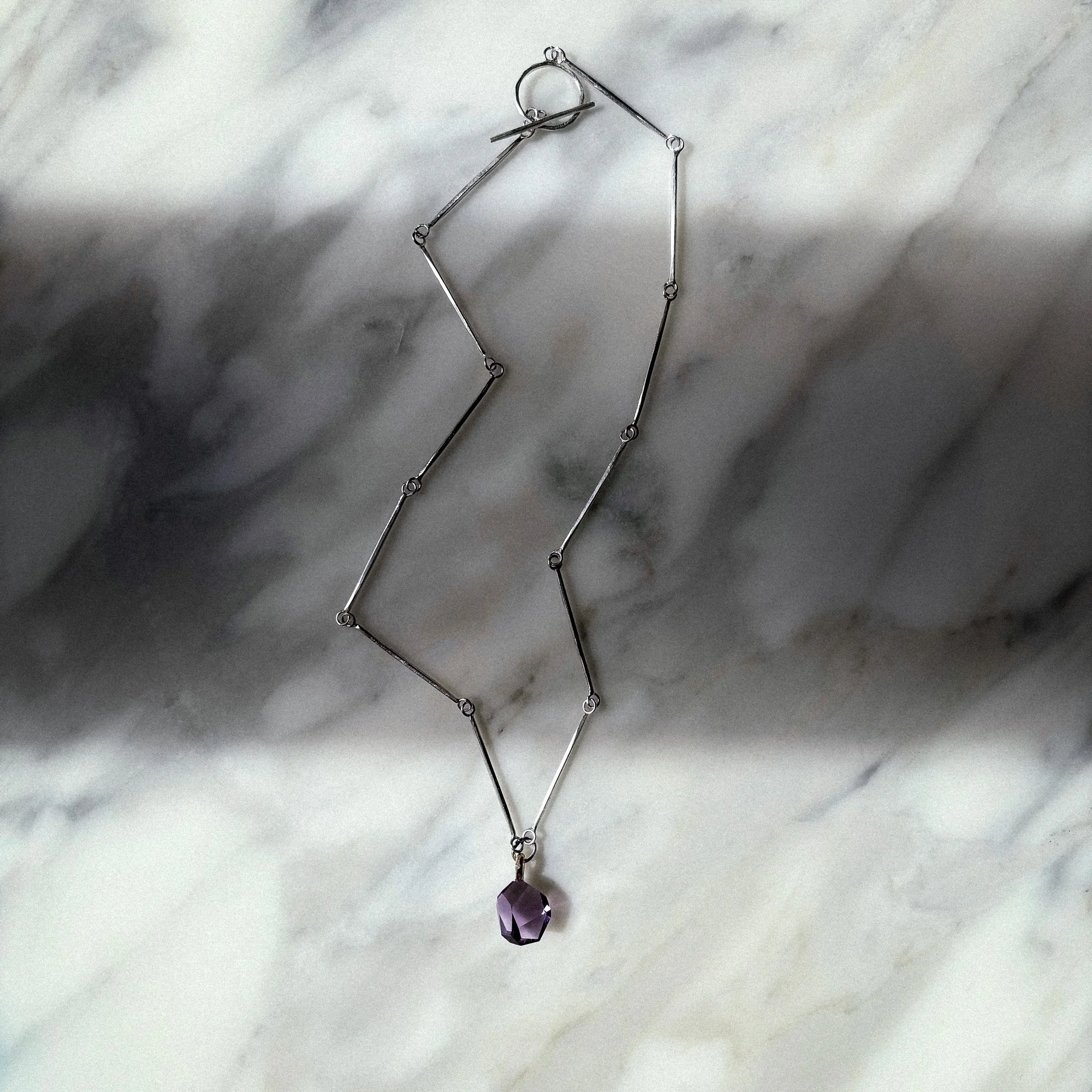 heinrich_Kette-Amethyst-Klunker_image1.jpg