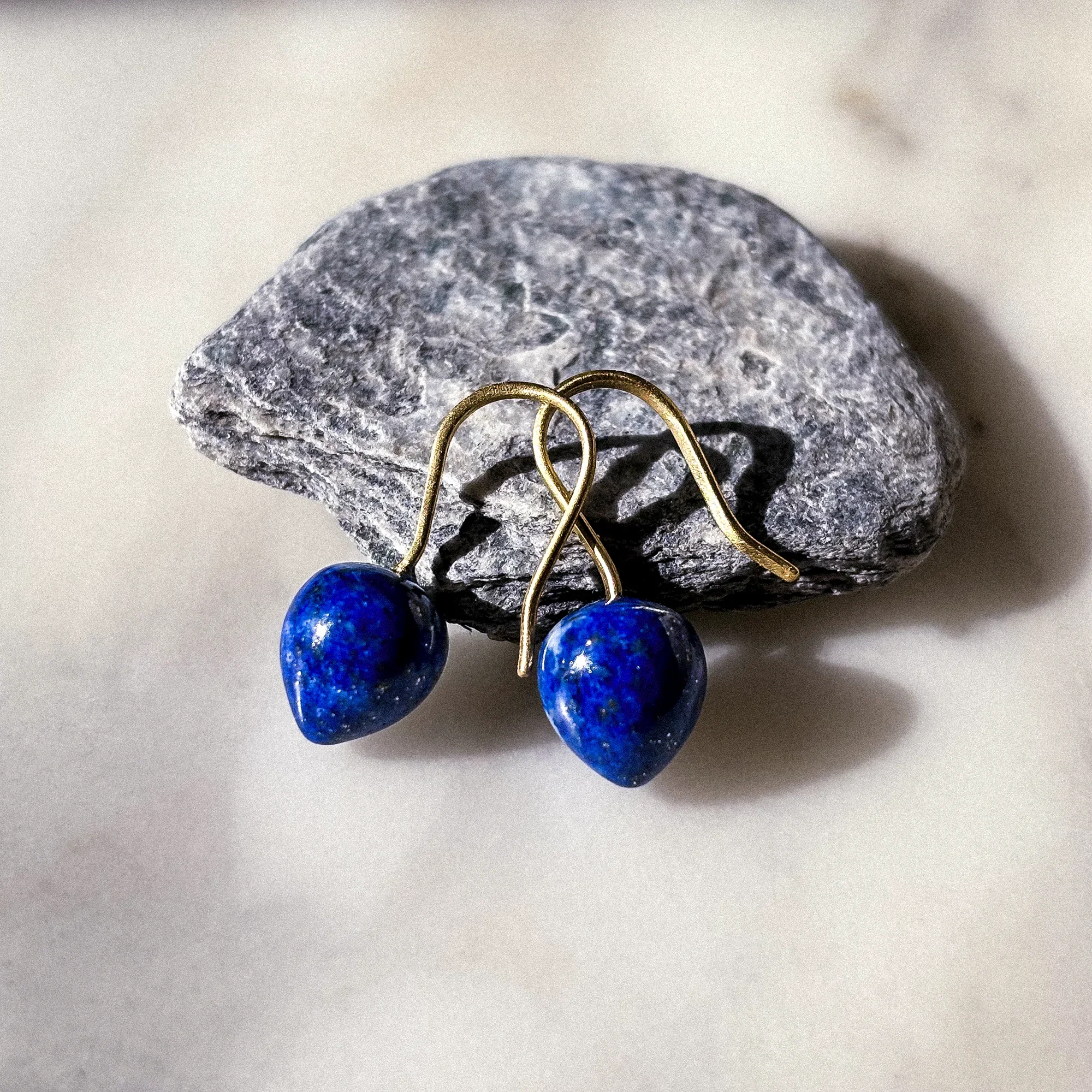 heinrich_Ohrschmuck Lapislazuli_image0.webp