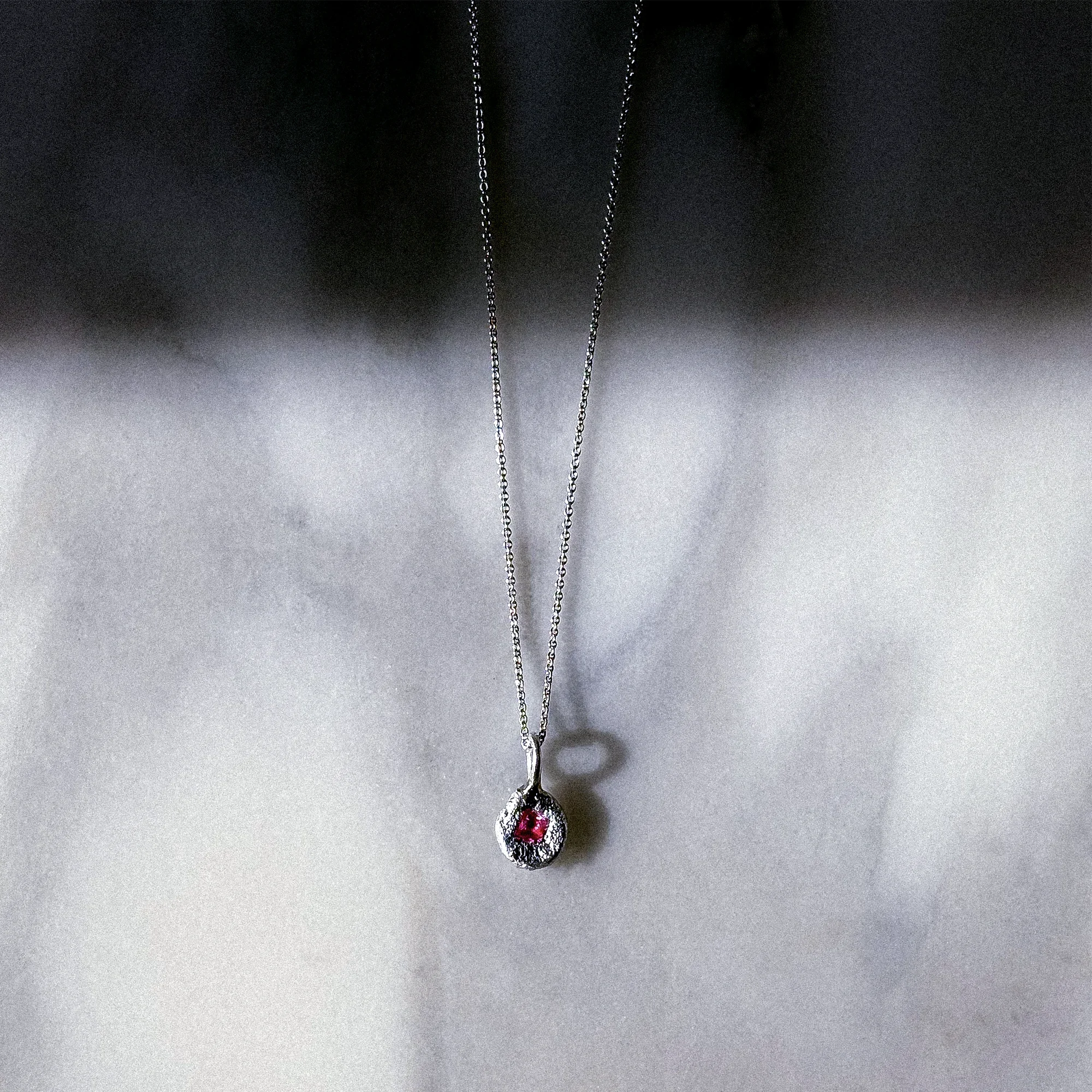 heinrich_Kette Pink Sapphire_image0.webp