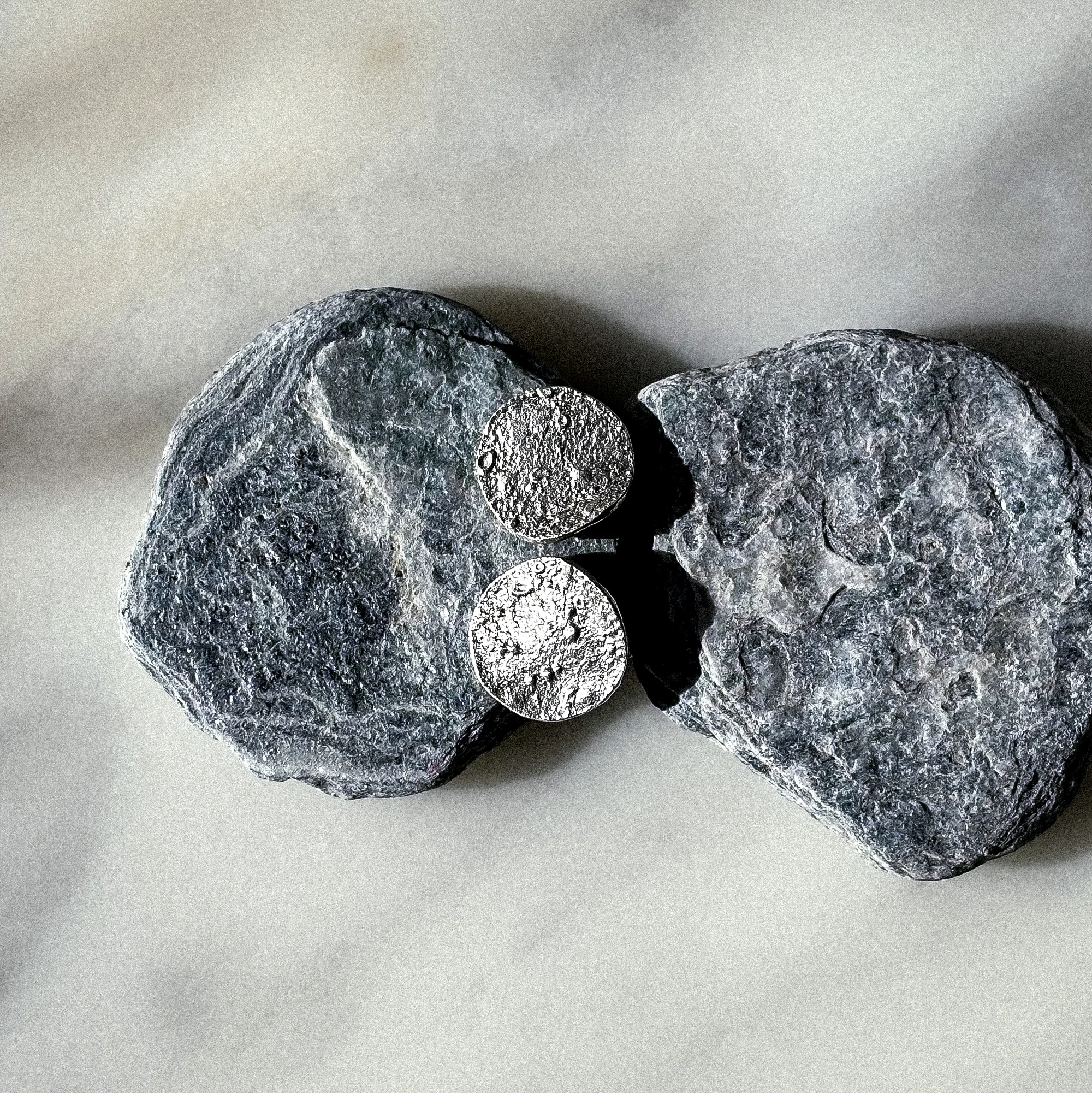 heinrich_ Ohrschmuck To the moon_image2.webp