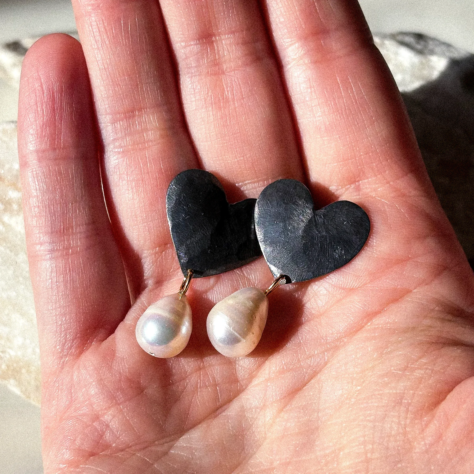 heinrich_ Ohrschmuck Pearl Love_image2.webp