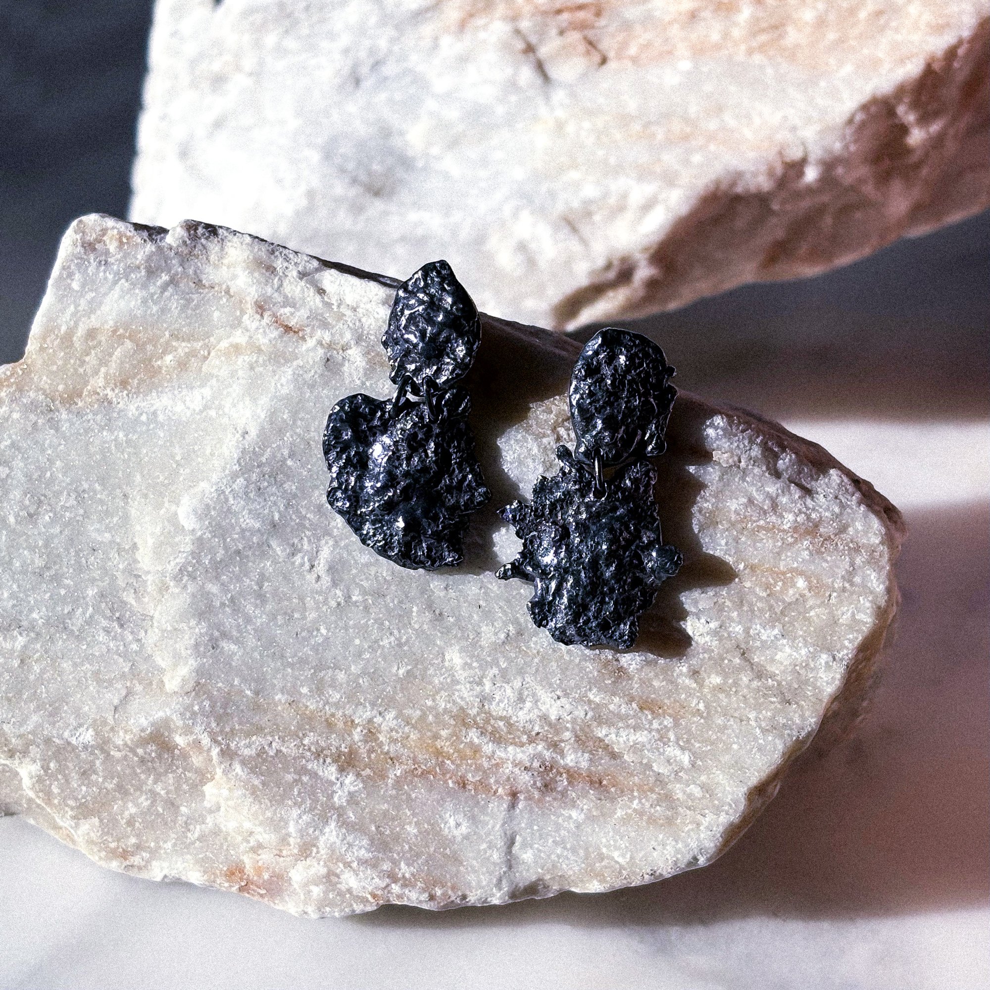 heinrich_Ohrschmuck-Black-Tuff-_image6.jpg
