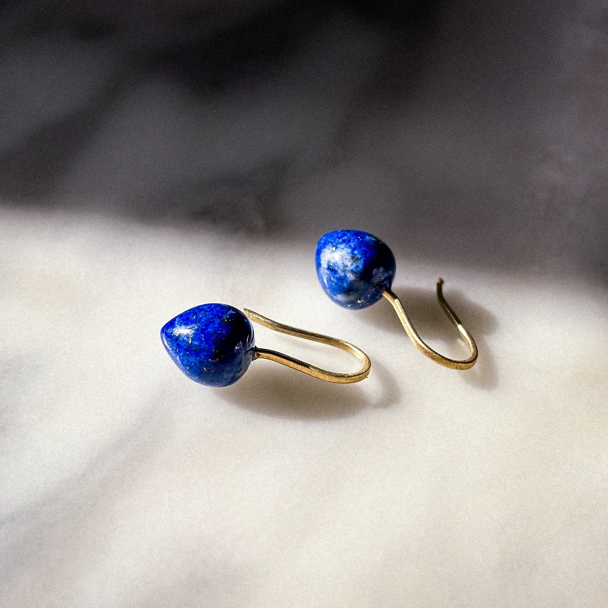 heinrich_Ohrschmuck Lapislazuli_image1.webp