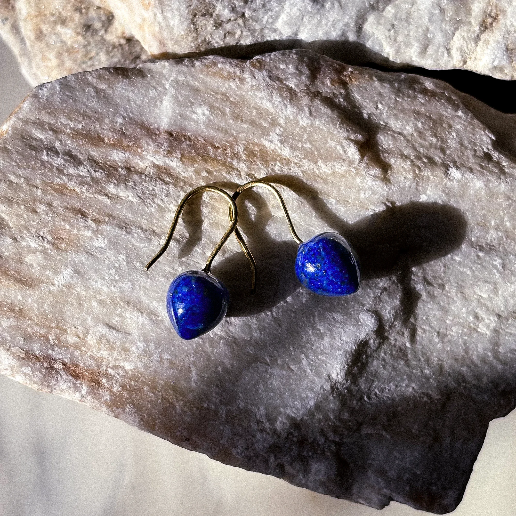 heinrich_Ohrschmuck Lapislazuli_image2.webp