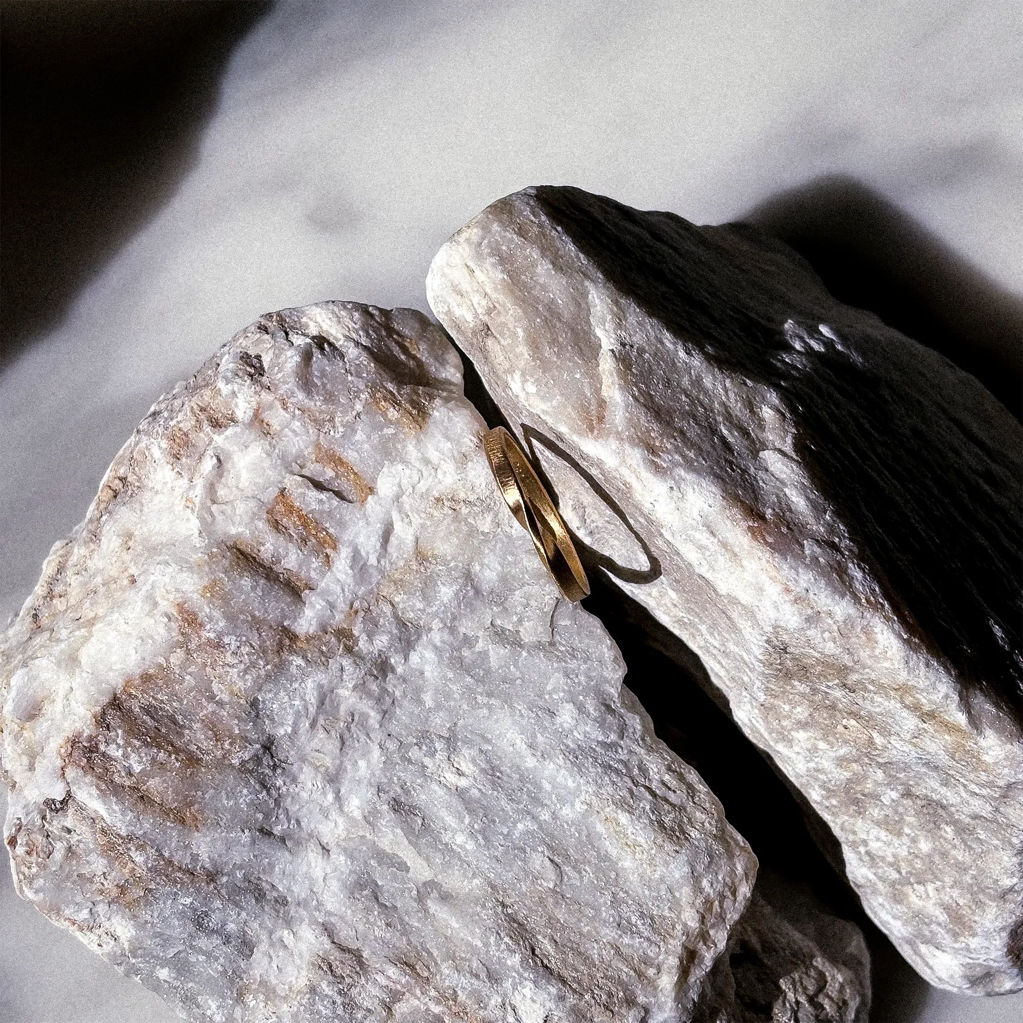 heinrich_Ring Twisted_4.webp