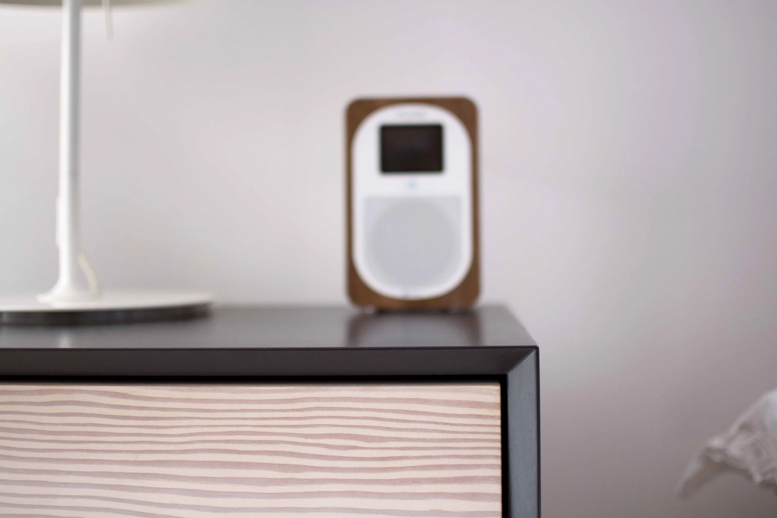 BEDSIDE02.jpg