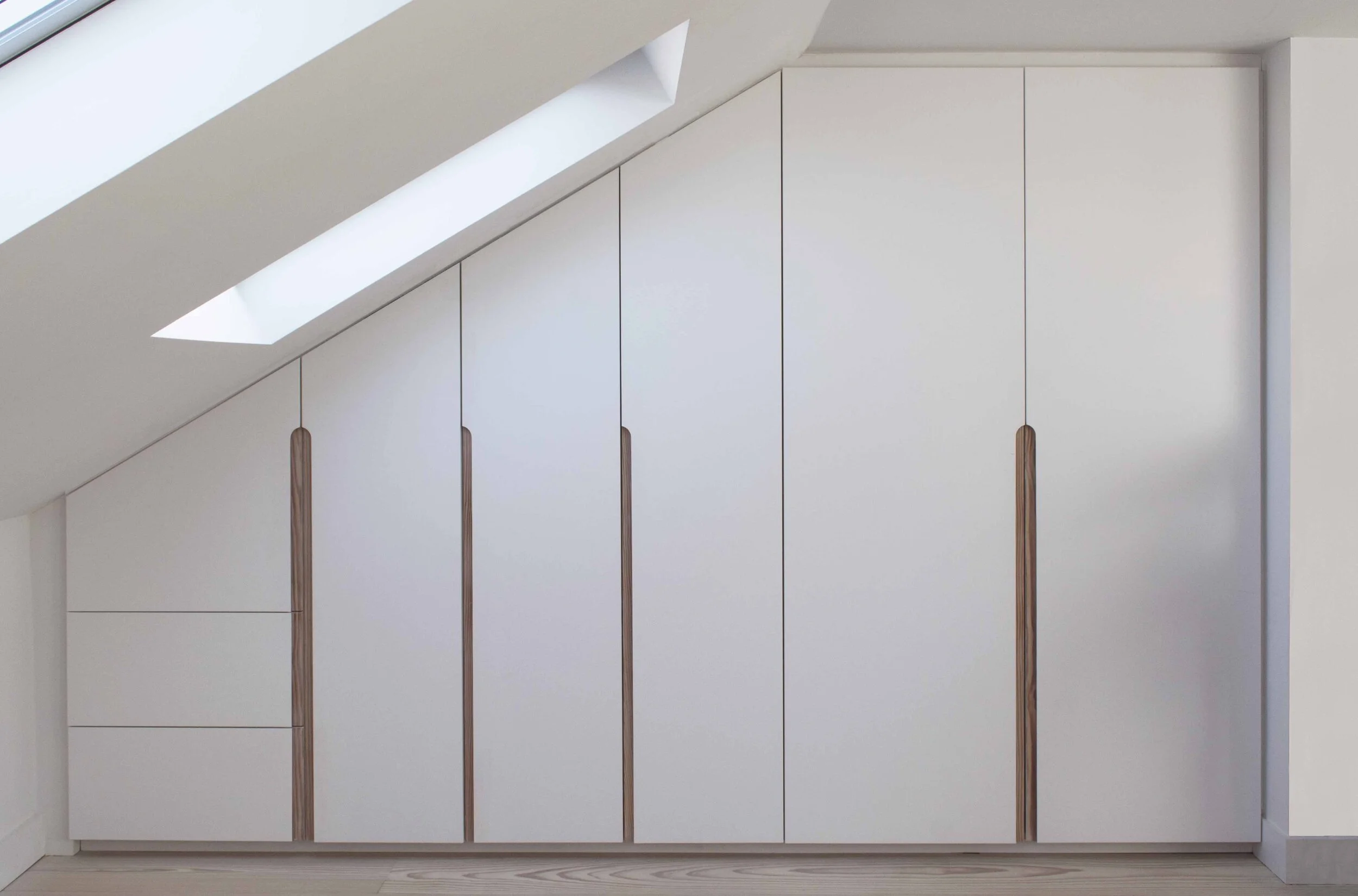 WARDROBE01.jpg