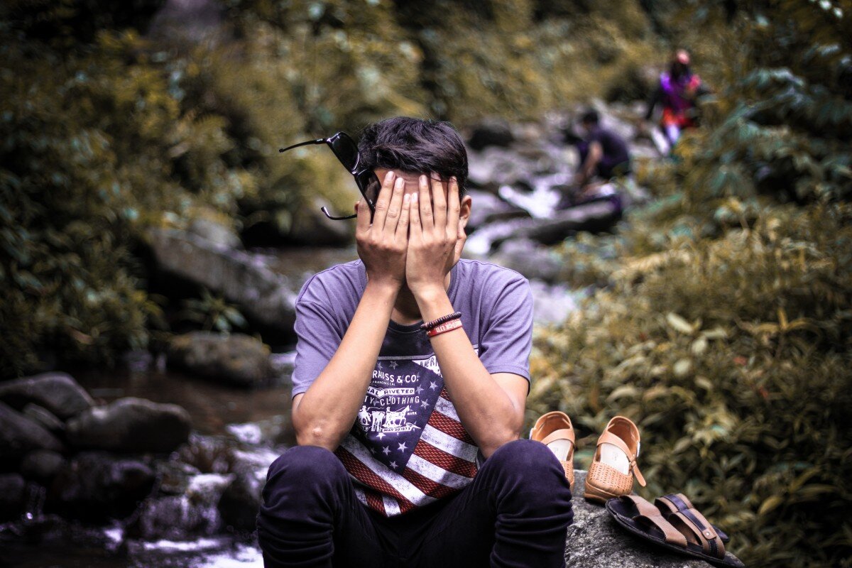 close_eyes_forget_man_young_hide_shame_the_hands_on_the_face_facepalm-1363317.jpg!d.jpeg