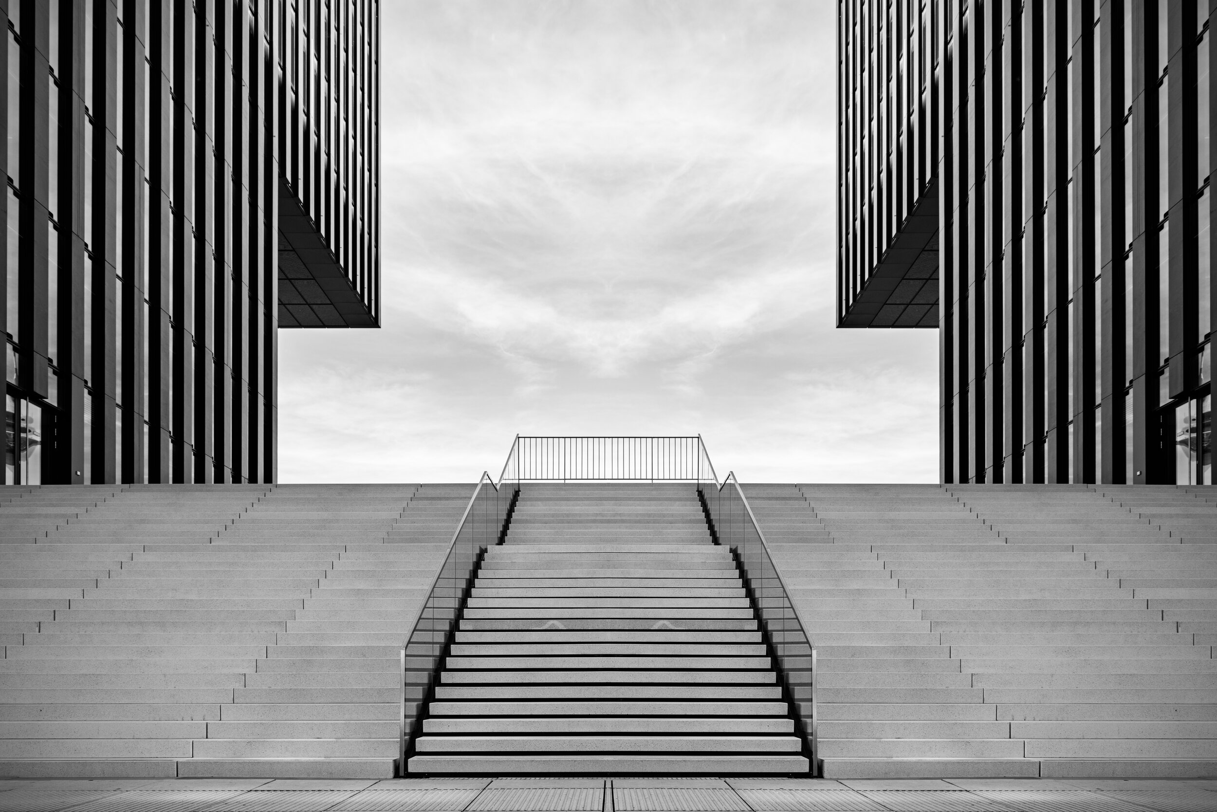 wide-stairway-between-two-modern-office-buildings-at-the-medienhafenin-dusseldorf.jpg