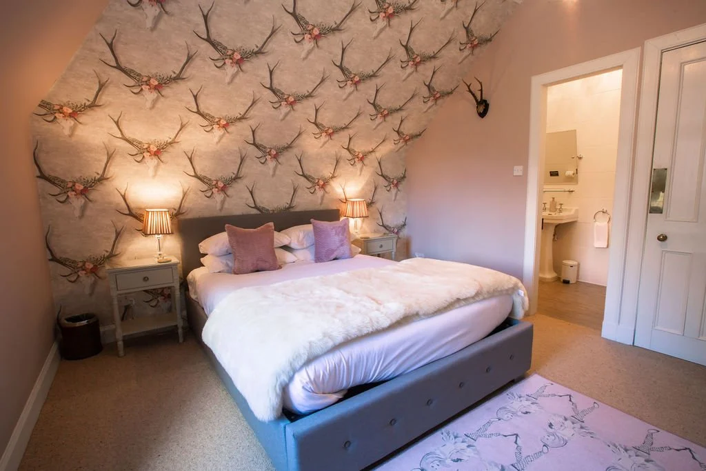 Wattie en suite view of bathrm.jpg