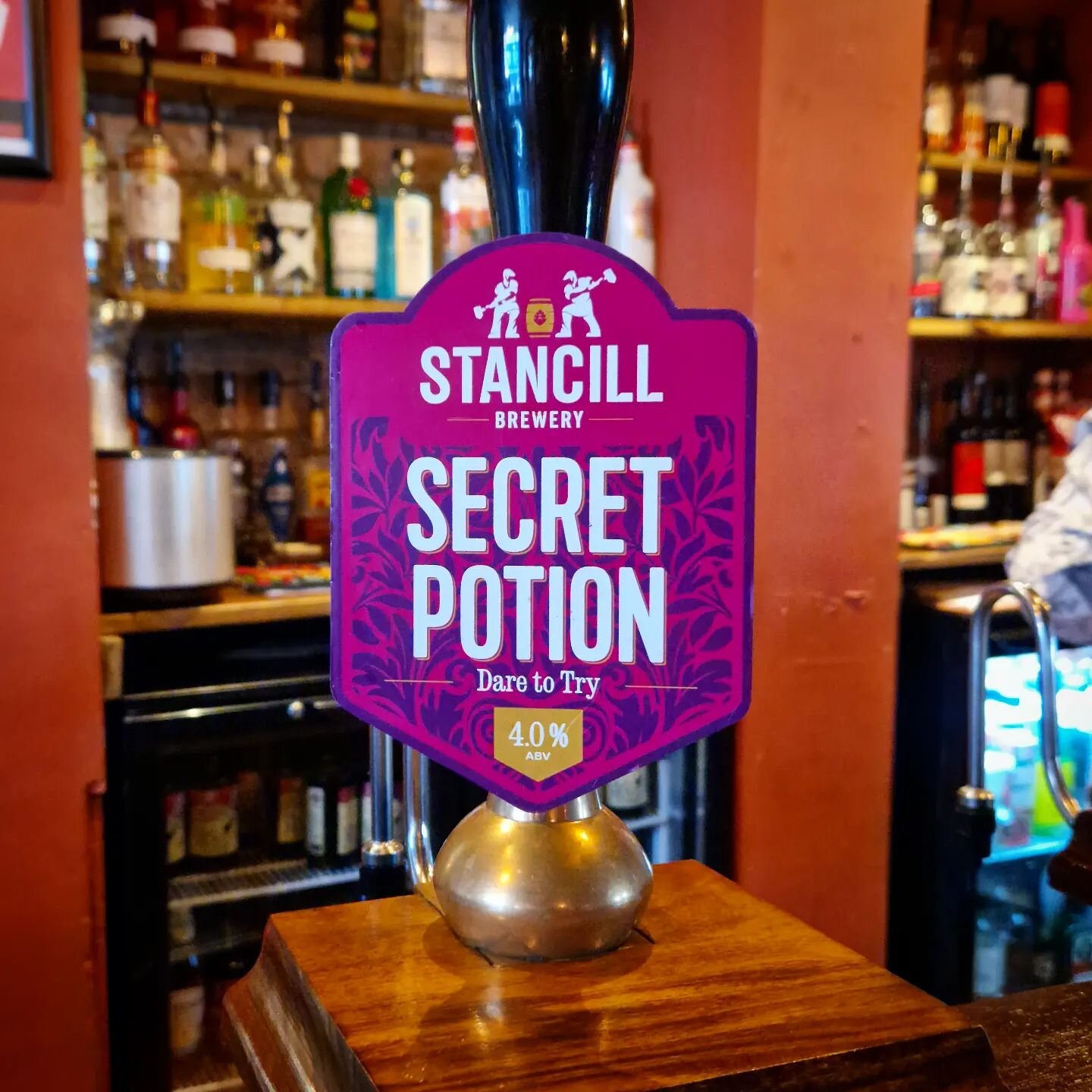 Dare to try SECRET POTION! As part of our 10th birthday celebrations, we dived into the archives to bring back this favourite from 2017! Zesty with pleasant floral aromas and a very pretty pump clip, #StancillSecretPotion is one hell of an irresistib