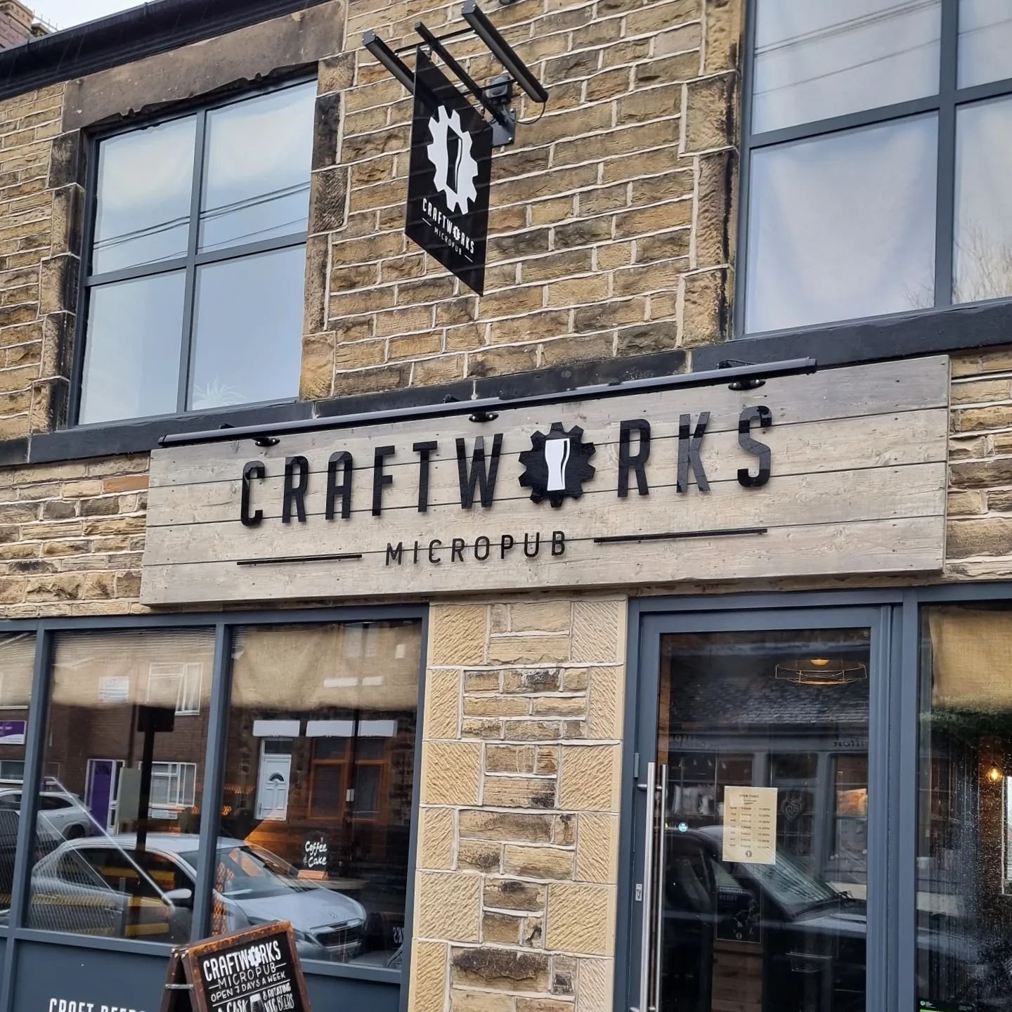 It's YOUR ROUND @craftworksmicropub 🍻

If you're looking for a micropub done right, look no further! We went to see what this fantastic spot in Mosborough has to offer:

* 4 handpulls serving cask ale, including their very own 'Craftworks Pale Ale' 