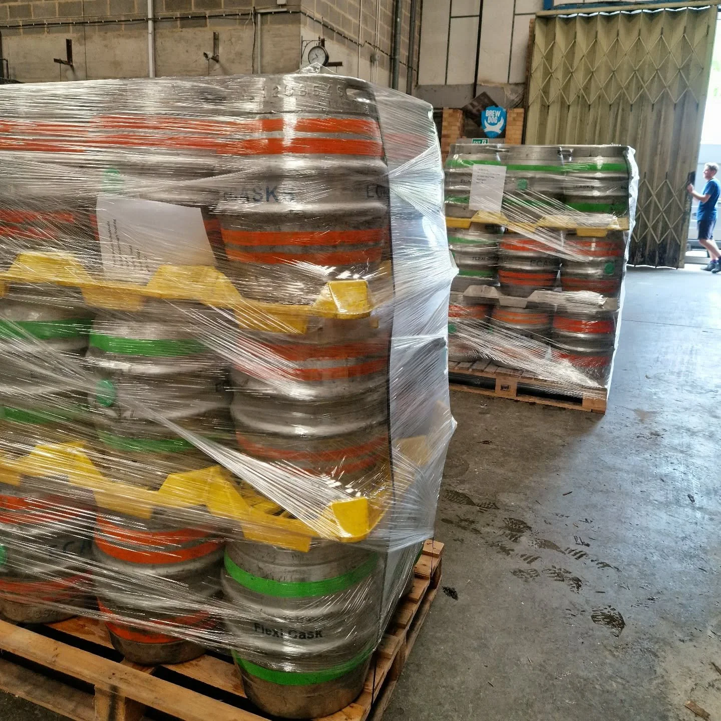 Pallets queuing for collection 💪 

#StancillBrewery #realale #madeinsheffield #camra #sheffield