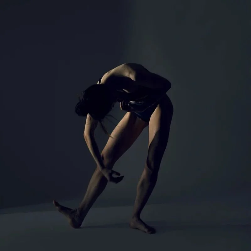 FORM, move &amp; feel thank you @holly_walshx
.
.
.
.
.
.
.
.
.
#personalproject #woman #form #femaleform #exploreyourself #cornwallfashionphotographer #cornwallphotographer #portrait  #portraitphotographer #mamiyarz67 #canon  #commercialphotographer