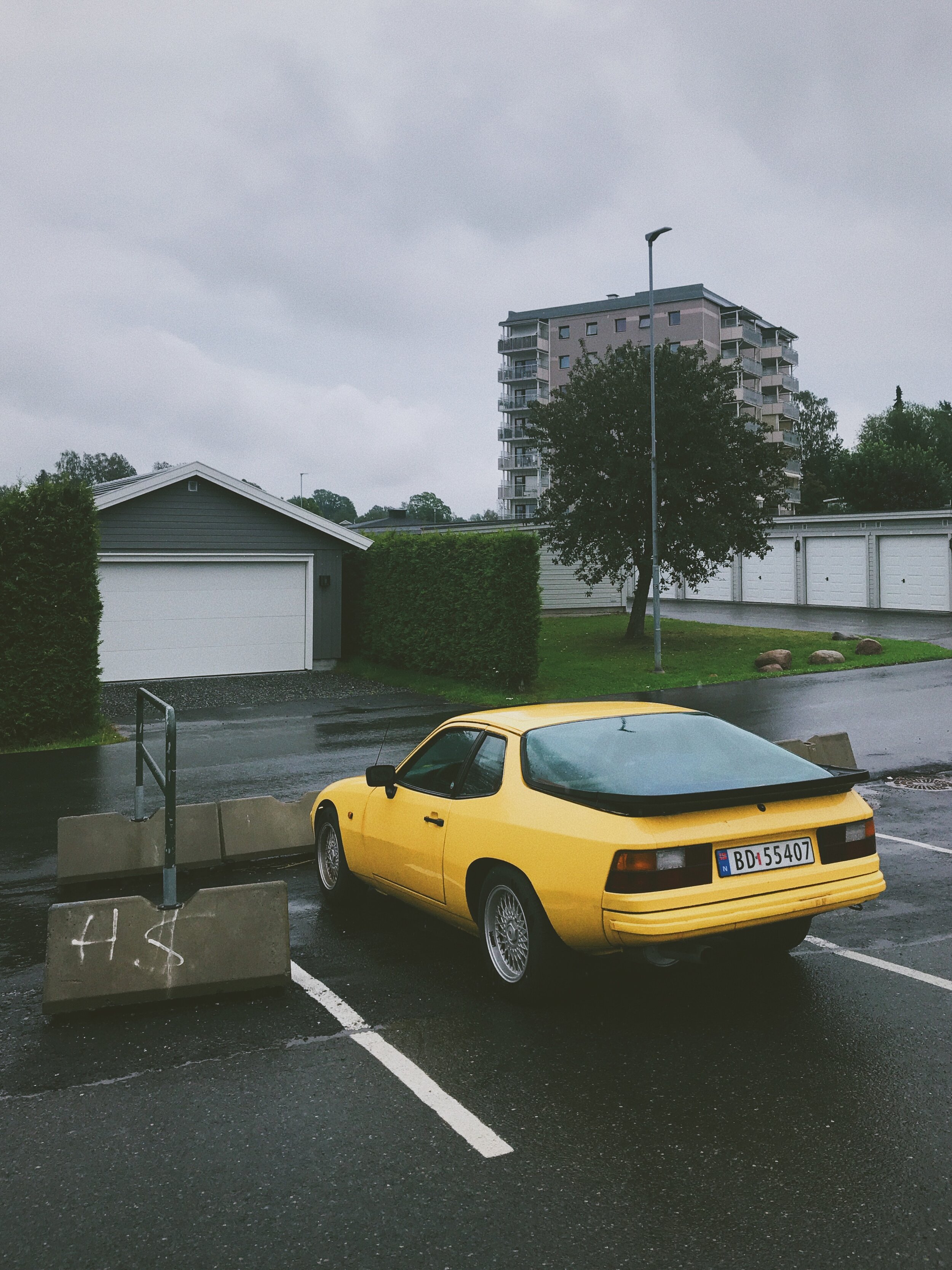 Yellow_car.JPG