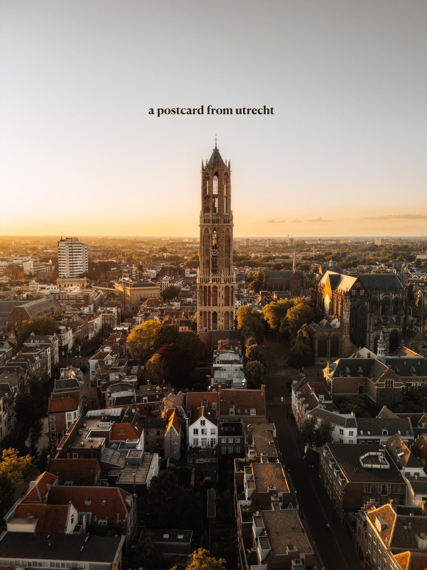 Isn&rsquo;t it easy to fall in love with Utrecht? 😍
Last time I shared this city, it was covered in snow. But this&hellip; this is how I like it most. Spring light, a vibrant center, and nature always close by.

A canoe trip just outside the city, a