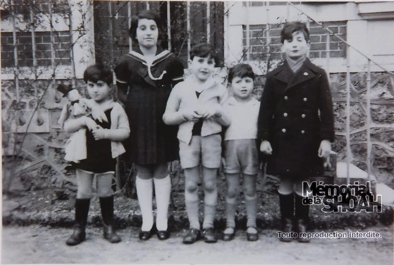 Les enfants Franck De G à D : Bertrand et Françoise Herz, Robert et Claude Franck, Jean-Claude Herz, Le Vésinet, 1935