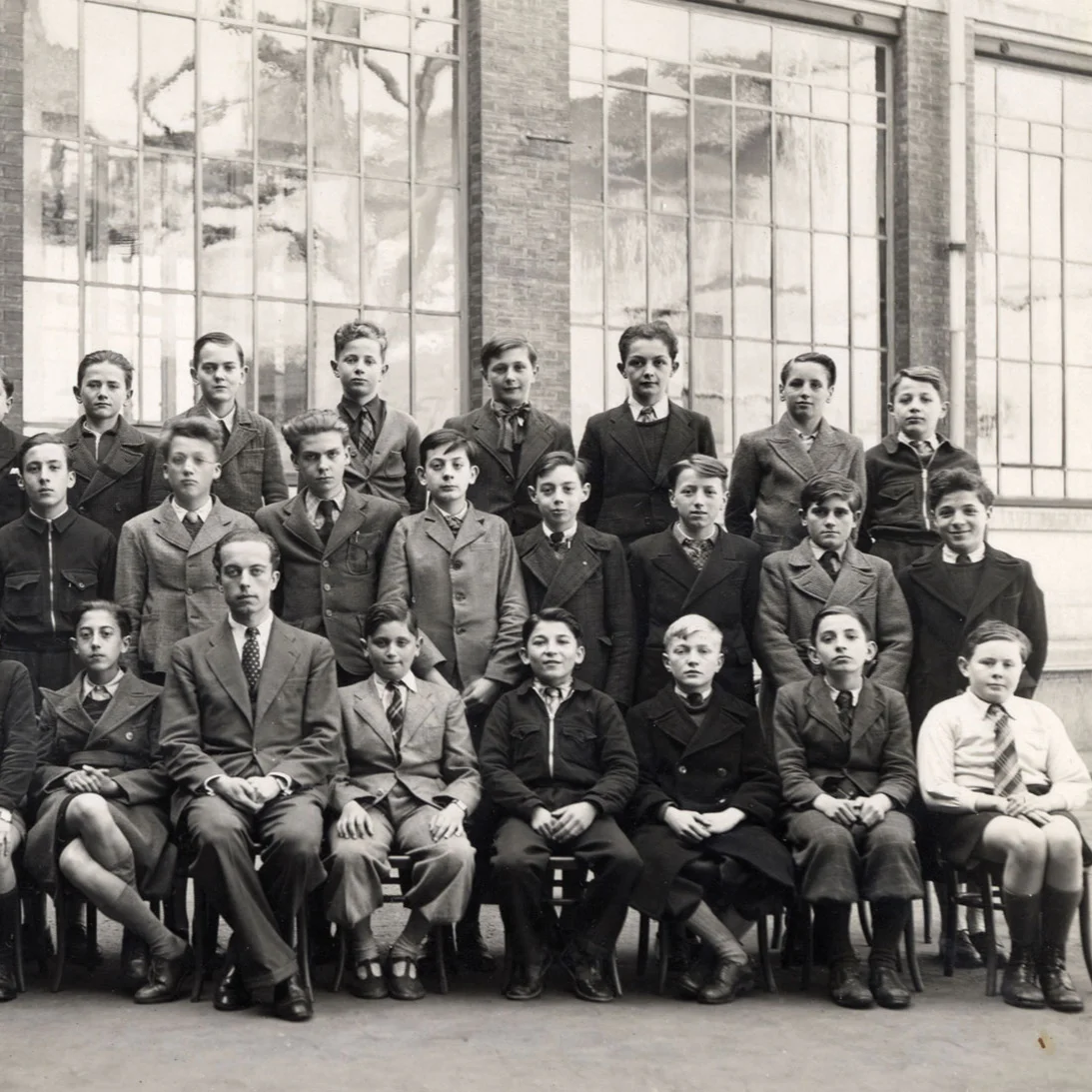 Lycée Ampère : classe de 4ème (1941-42) Jackie ALHARAL (2ème rang, 11ème en partant de la gauche)