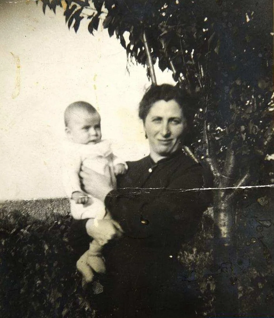 Haja Zajtman (avec son petit fils Serge Najman) 1943