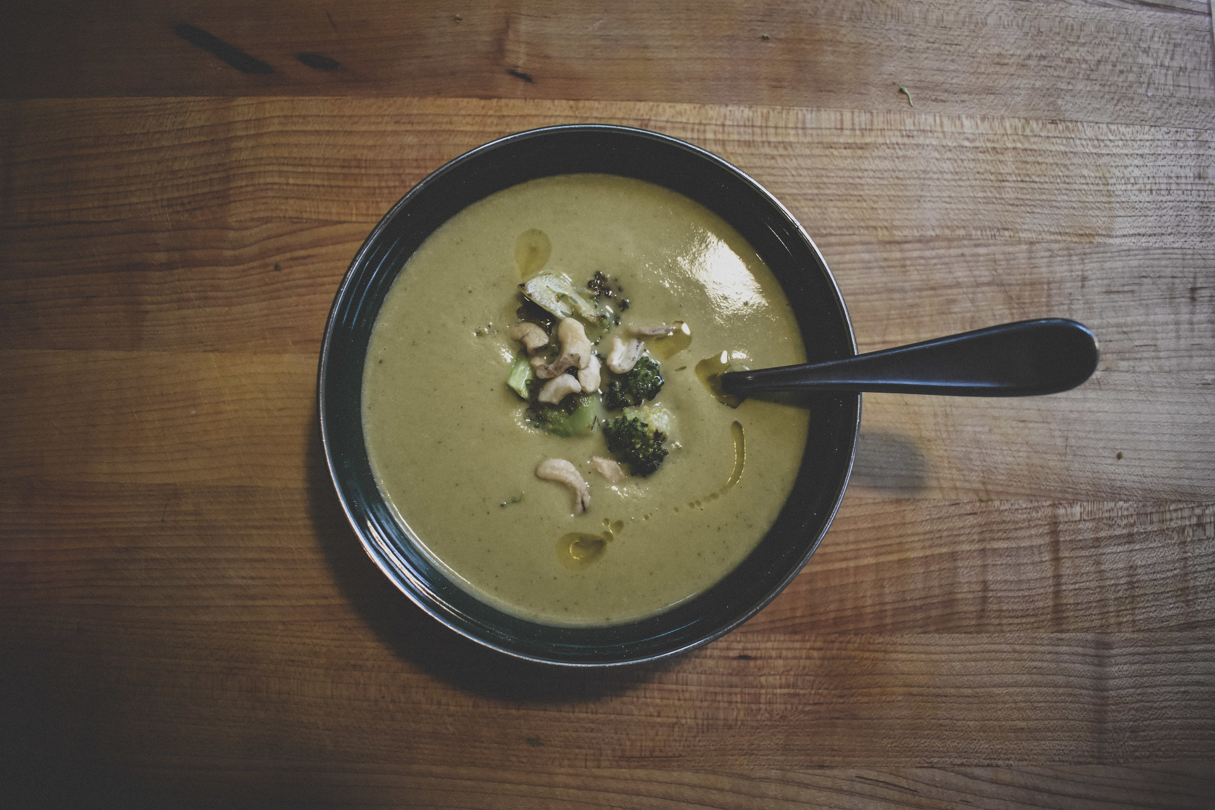 Curry Cashew Broccoli Soup