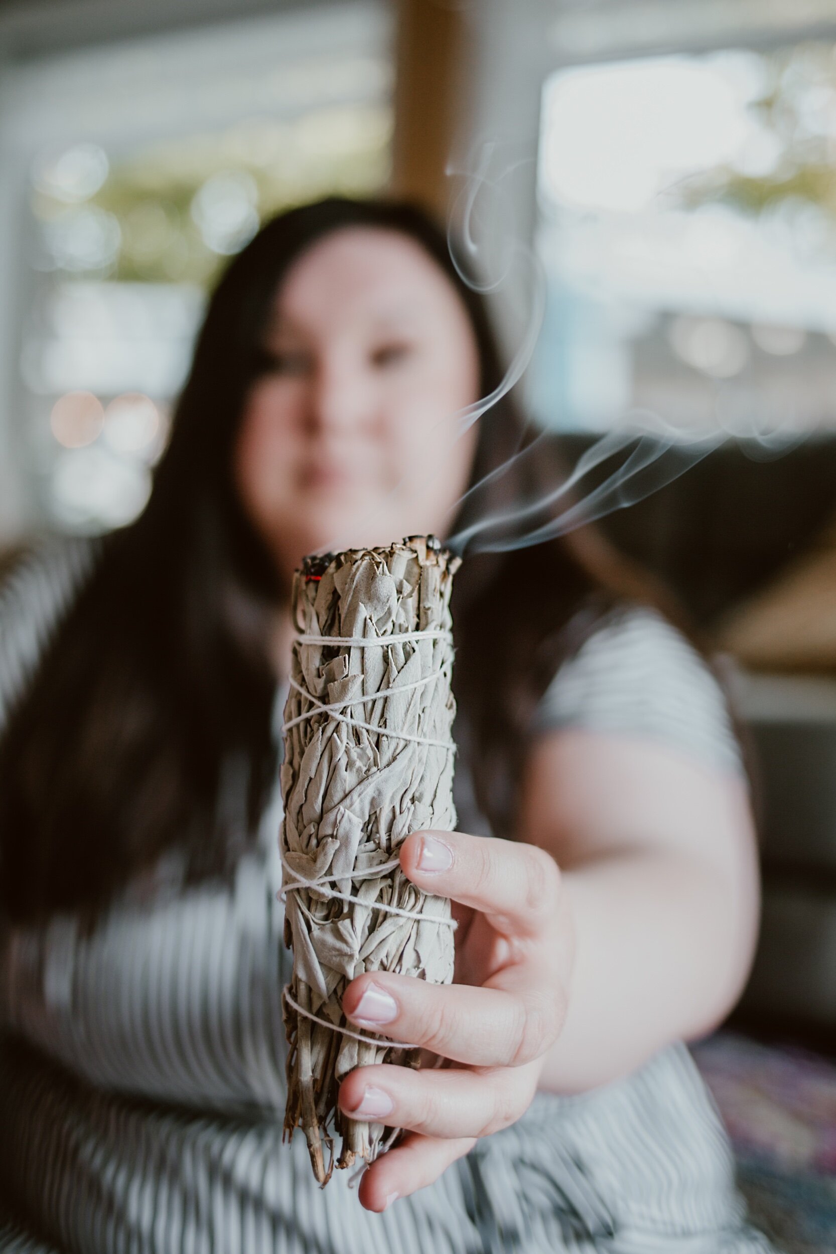 3 Benefits To Burning Sage In Your Home