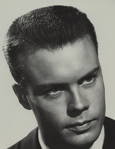  Based on haircut, c. April or May 1953, prior to filming of  The Caine Mutiny . Notable because Bob rarely appeared this serious in photographs. The caption suggests the photo was used later as it references all of his movies. 