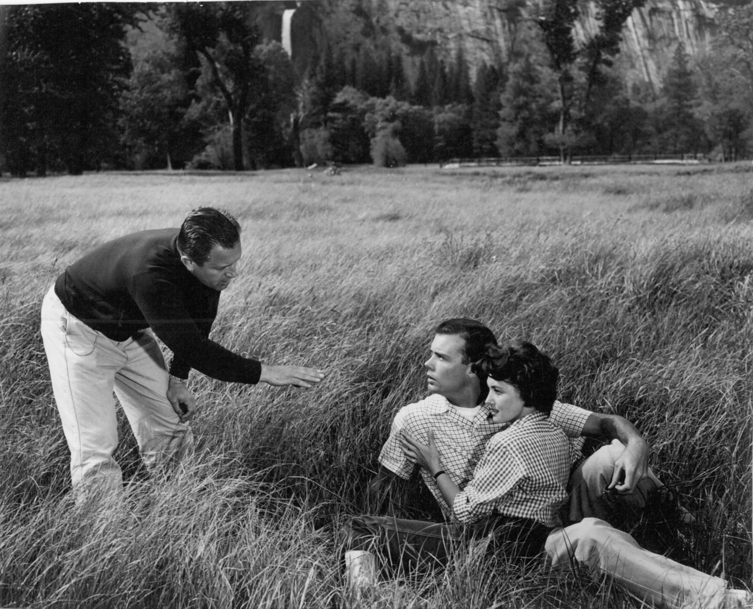  Summer 1953. Edward Dymtyrk, Bob, May Wynn. This love scene does not appear in the released film. But similar photos were used in promotion of  The Caine Mutiny.  Columbia Pictures. 