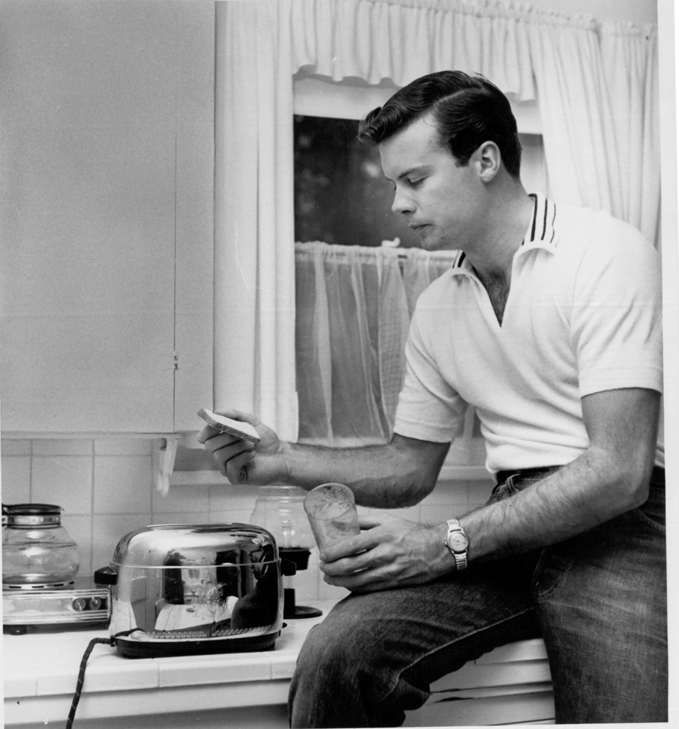  Bob, c. Jan. 1955  Photo: Larry Barberi for Globe Photos, New York City. “Weekend with the Folks”/”A Day to Loaf,”  Screenplay , July 1955. 