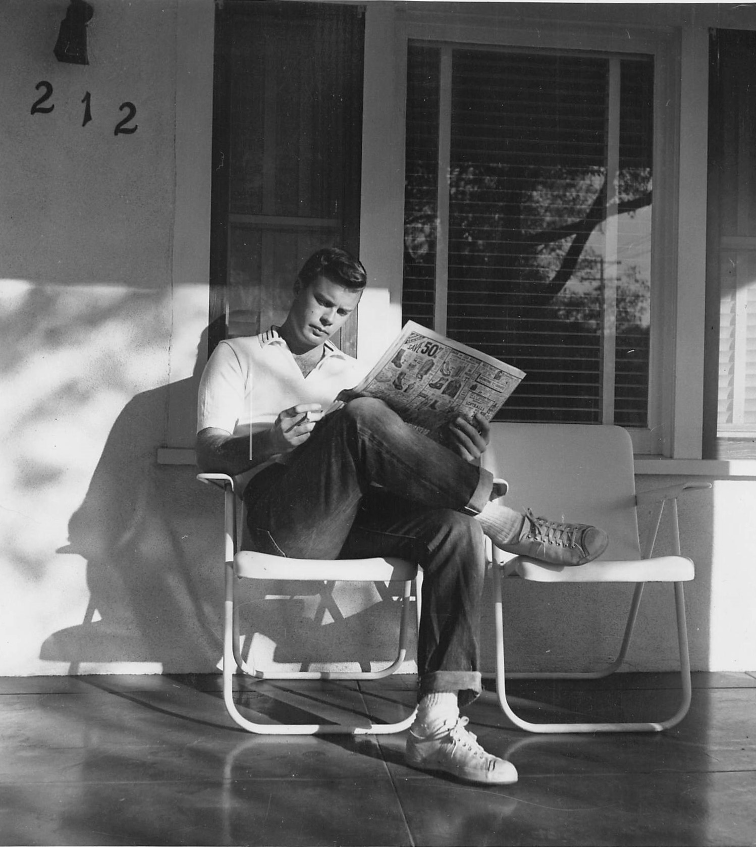  Bob on front porch of 212, c. Jan. 1955  Photo by Larry Barbier for Globe Photos, New York City. Part of “Weekend with the Folks”/”A Day to Loaf” photo story for  Screenland , July 1955. 