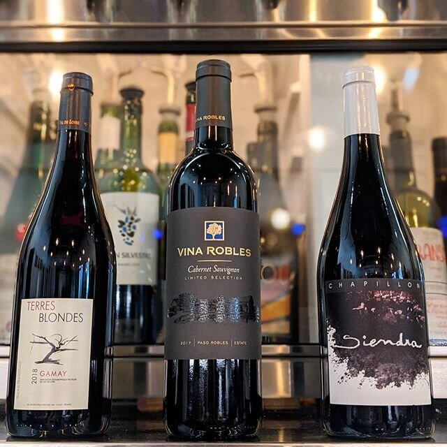 We're looking forward to a great weekend! Please don't forget to wear your masks. We appreciate your patience as we move forward; we're all in this together.⁣ 🥂
⁣
📣 We freshened things up with a few new red additions to our by-the-glass list. ⁣They