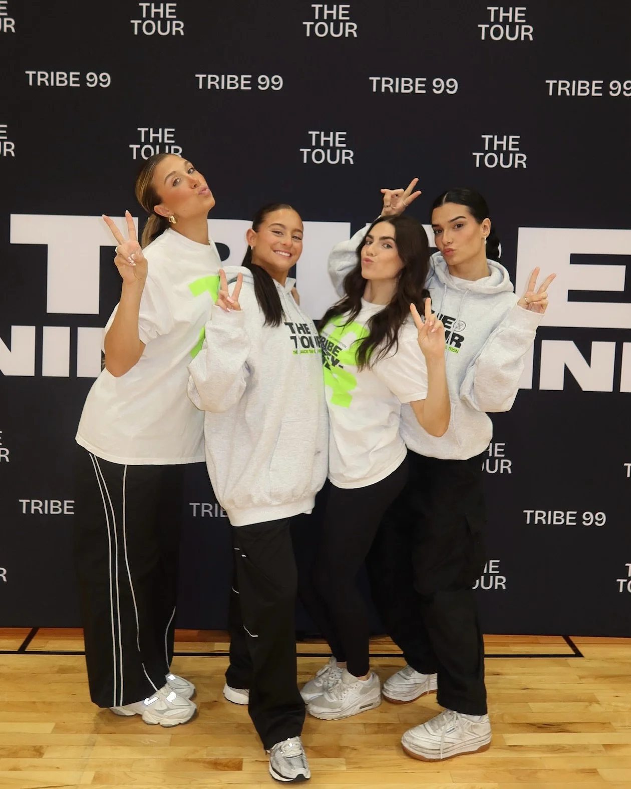 DETROIT, THANK YOU! 🙌✅

The best 3 days with THE TOUR + our Youth Camp&mdash;an unforgettable stop! ✨

One FINAL city left&hellip; LONG ISLAND, we&rsquo;re coming for you! 👀🔥

#dance #danceconvention #TRIBE99 #danceteam