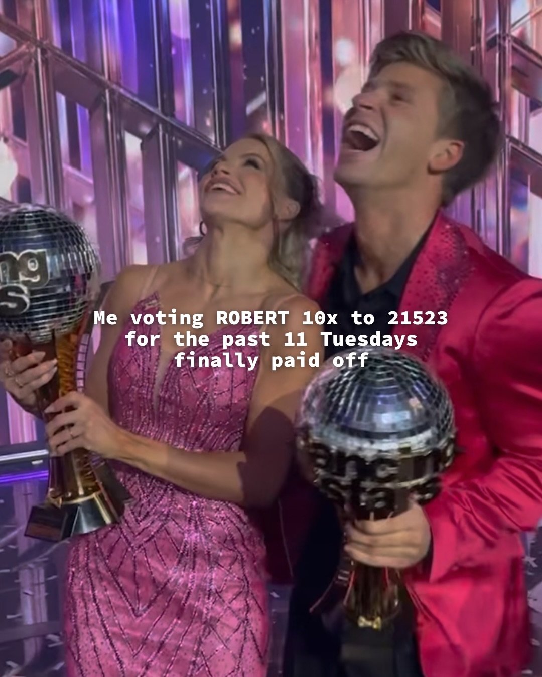 YOUR MIRRORBALL CHAMPIONS @robertirwinphotography &amp; @witneycarson 🪩🏆

#dwts #dancingwiththestars @dancingwiththestars
