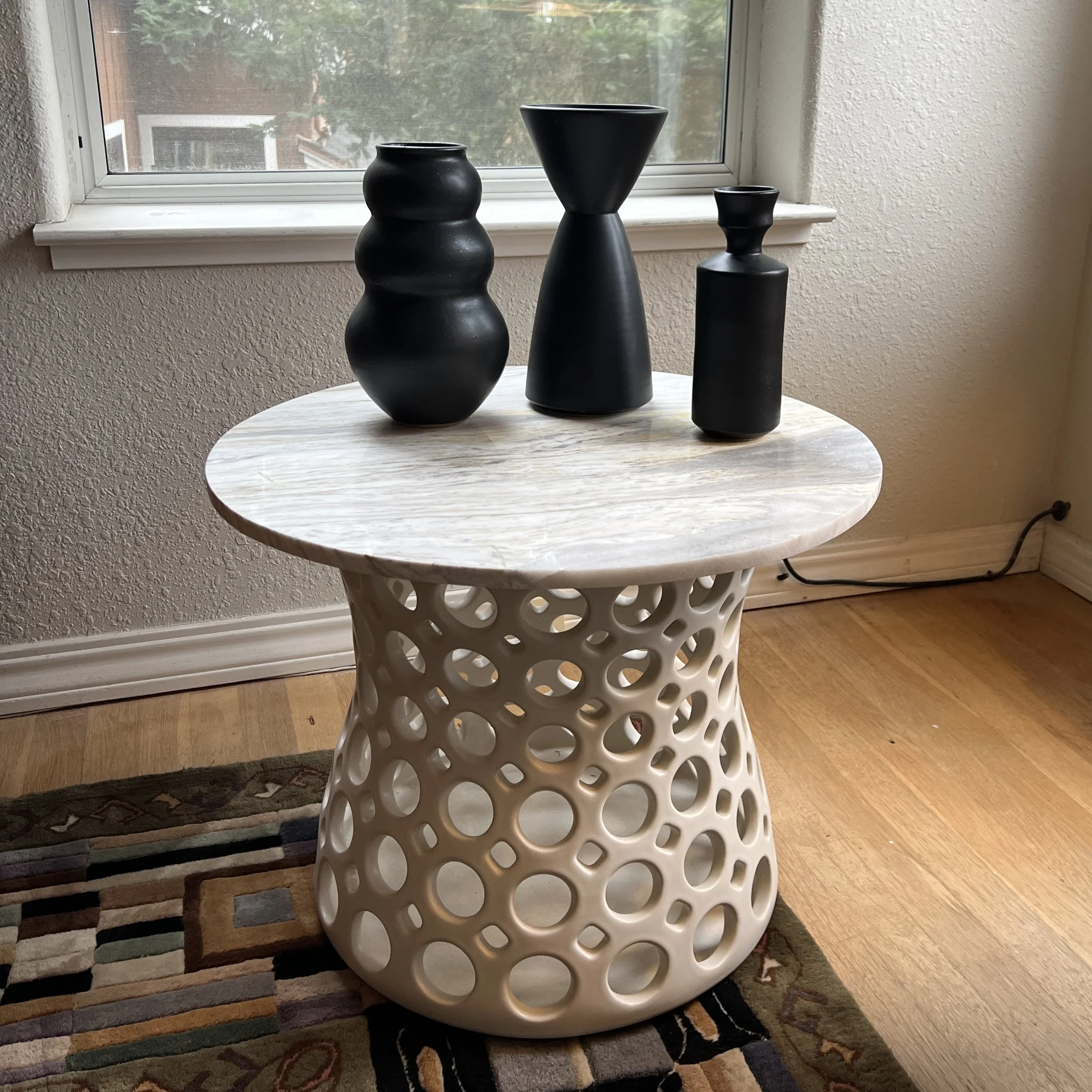 lynne_meade_table_white_grey_stone_livingroom.JPG