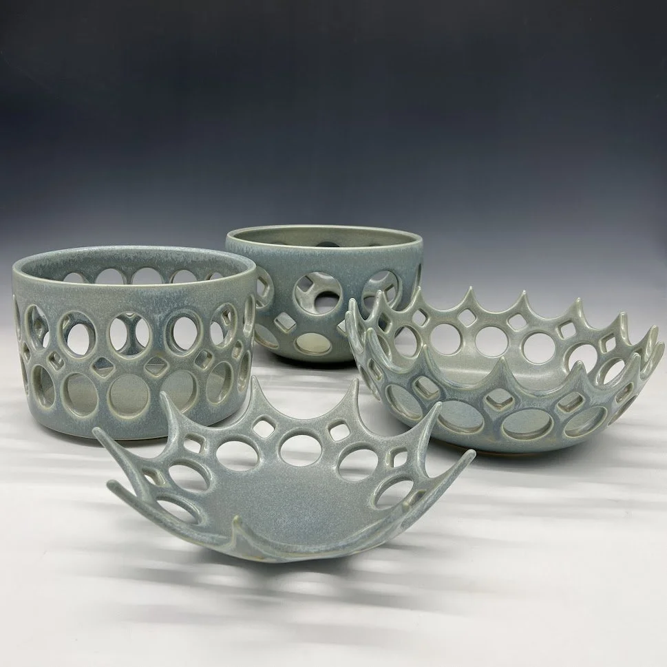 lynne_meade_bluegreen_star_round_crown_cylinder_bowlgrouping1.JPG