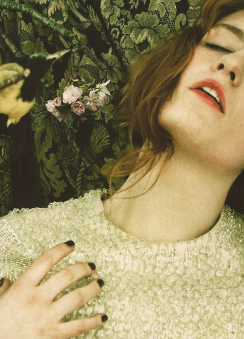 Lungs album cover photoshoot / stills - Tom Beard (2009)