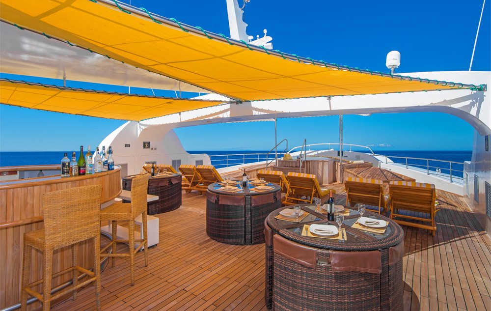 Petrel-Yacht-Sun-Deck.jpg
