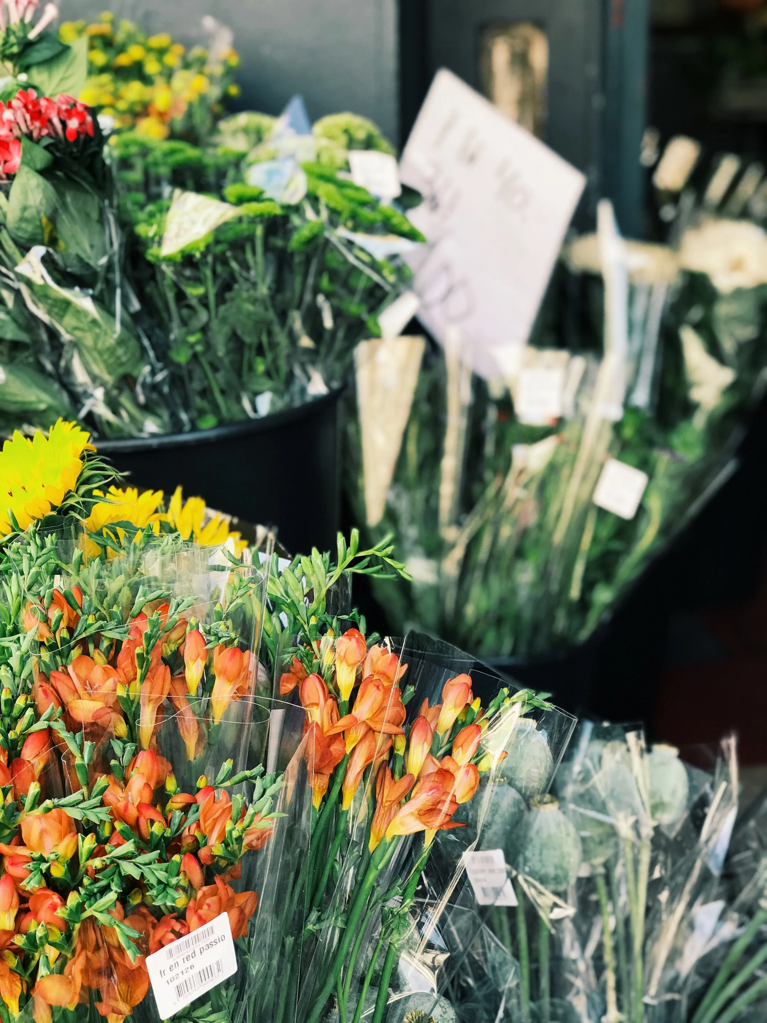 Supermarket Flowers vs. Flower Shop Flowers