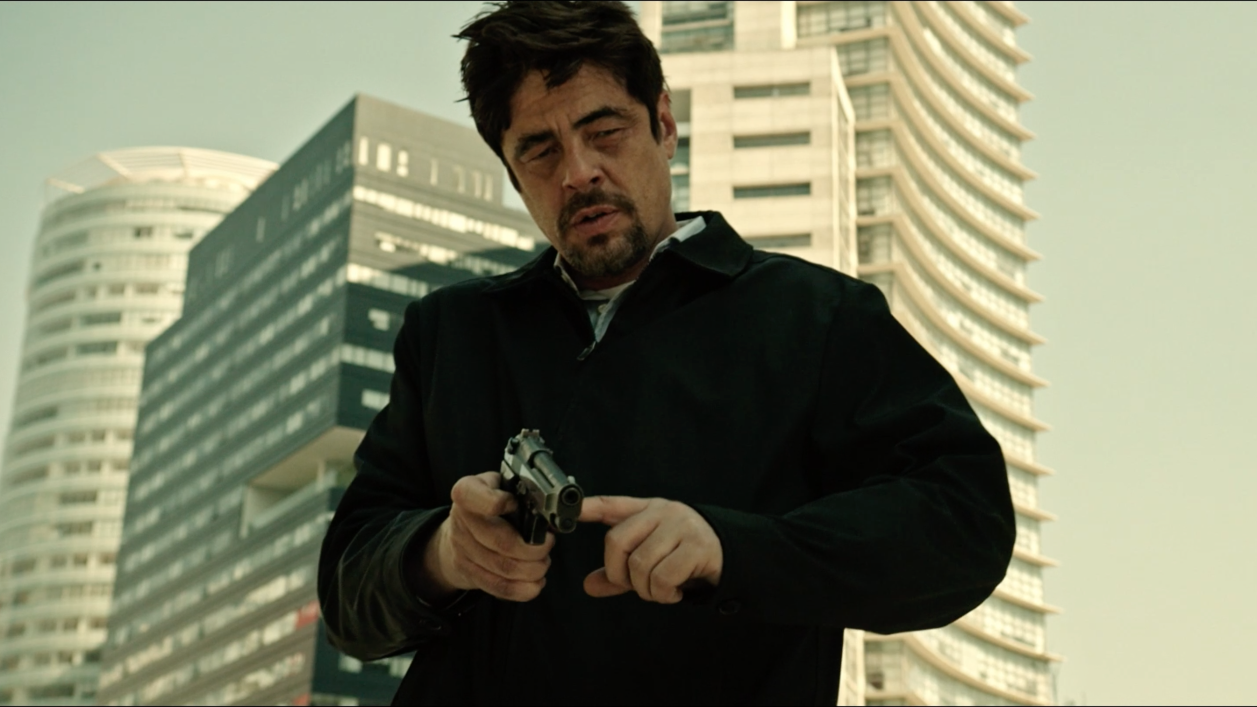 Sicario: Day Of The Soldado - "How To Start A War" Featurette