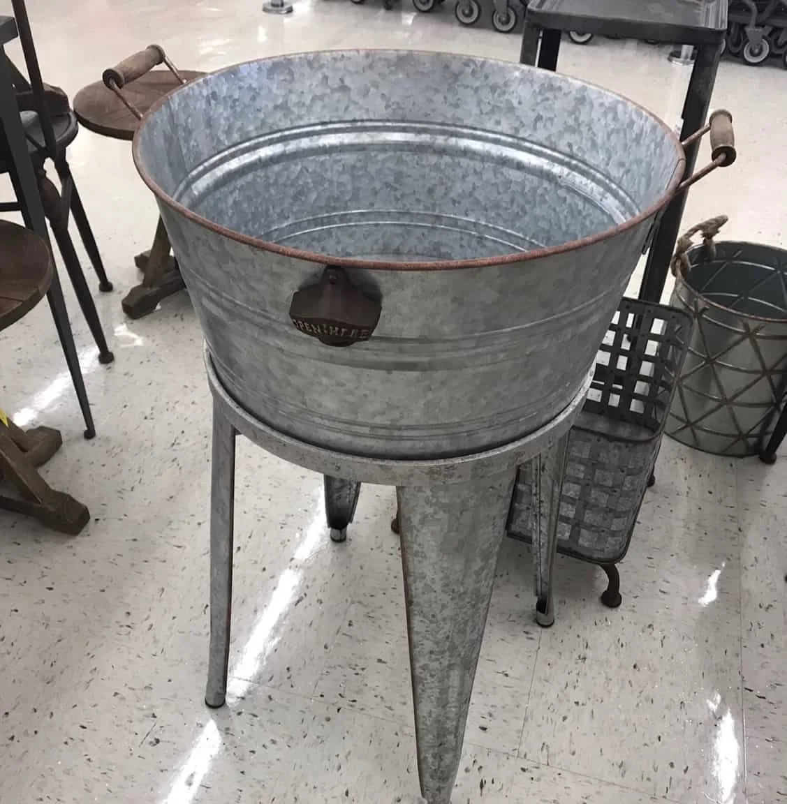 Round Metal Beverage Holder 