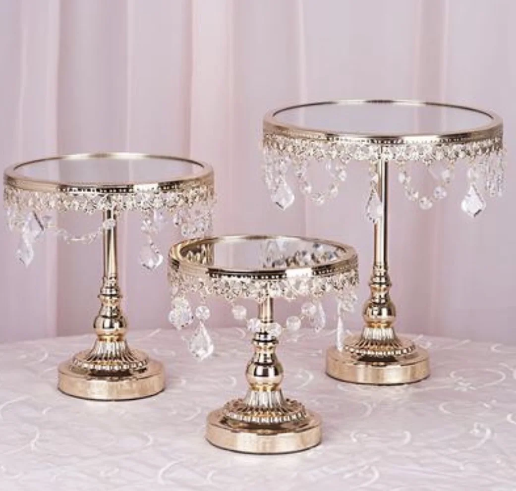 CUPCAKE HOLDERS GOLD.JPG