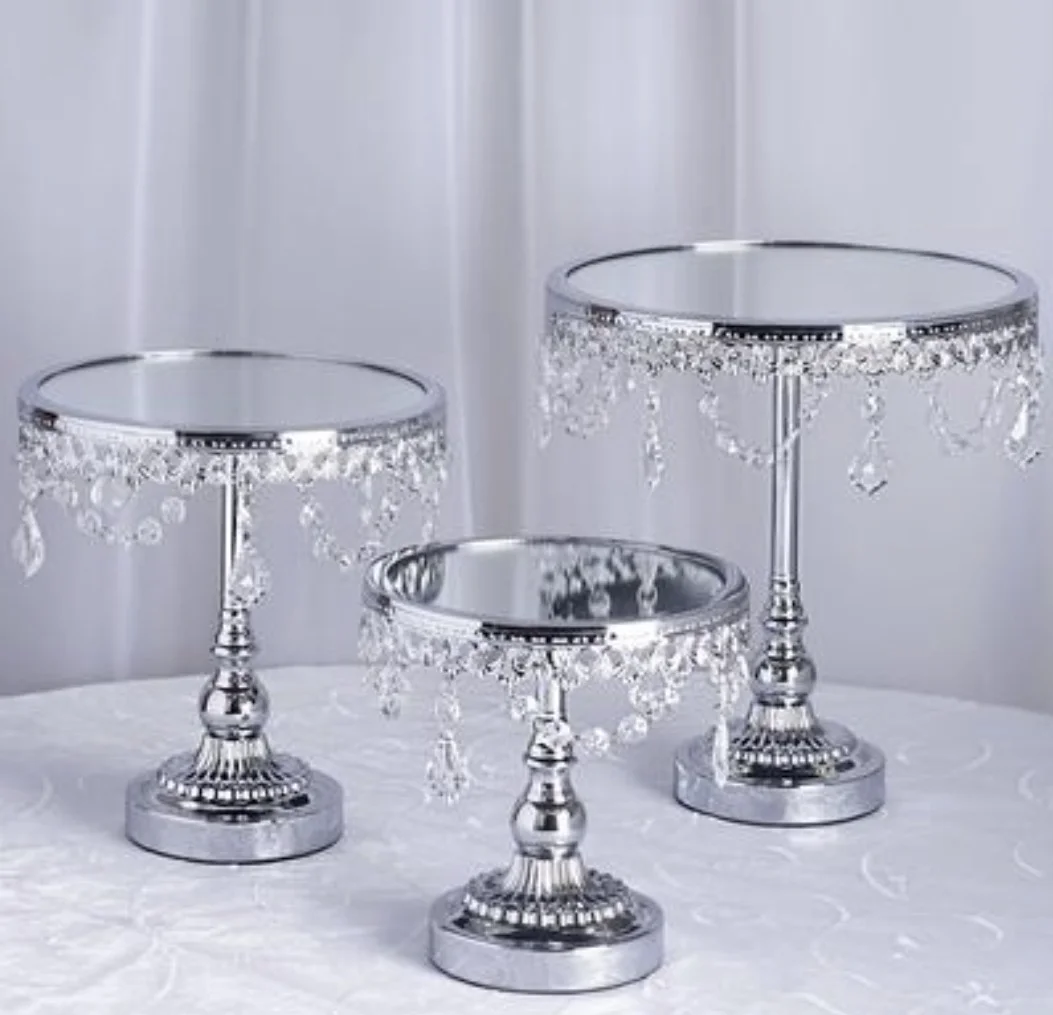 CUPCAKE HOLDERS SILVER.JPG