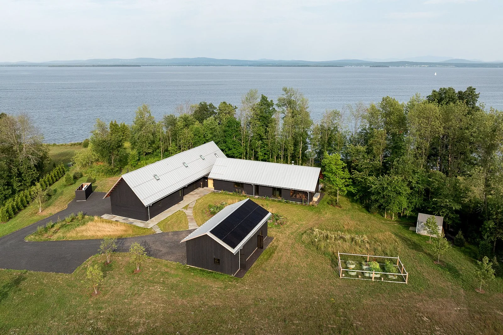 HouseOnALake-S-43.jpg