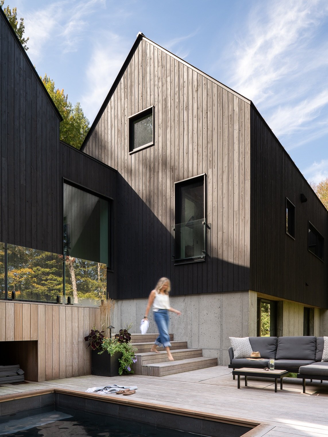 This warm weather has us dreaming of outdoor spaces&hellip;

1&amp;2. Three Peaks - Architect: @eh_architect; Landscape: @greenhavengardensvt 
3&amp;4. The Gathering House - Architect: @goldsmithanddavis 
5&amp;6. House on a Lake - Architect: @ar.tma