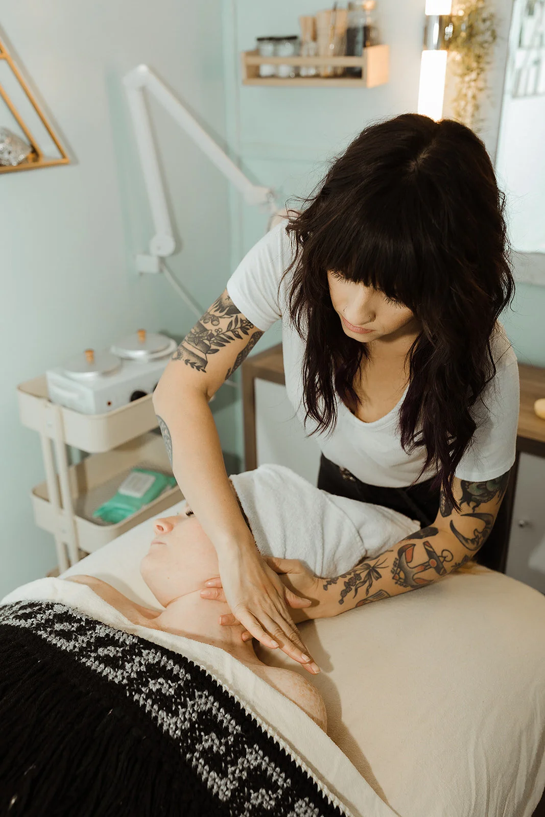 Portland day spa offering facials, waxing, eyebrow tinting, microdermabrasion, Microneedling, spray tans, and makeup